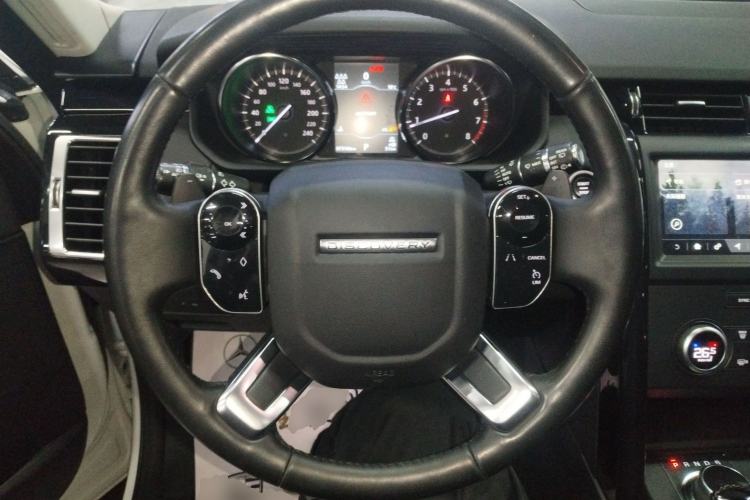 Used Land Rover Discovery 2019 3.0 SC V6 SE Steering Wheel