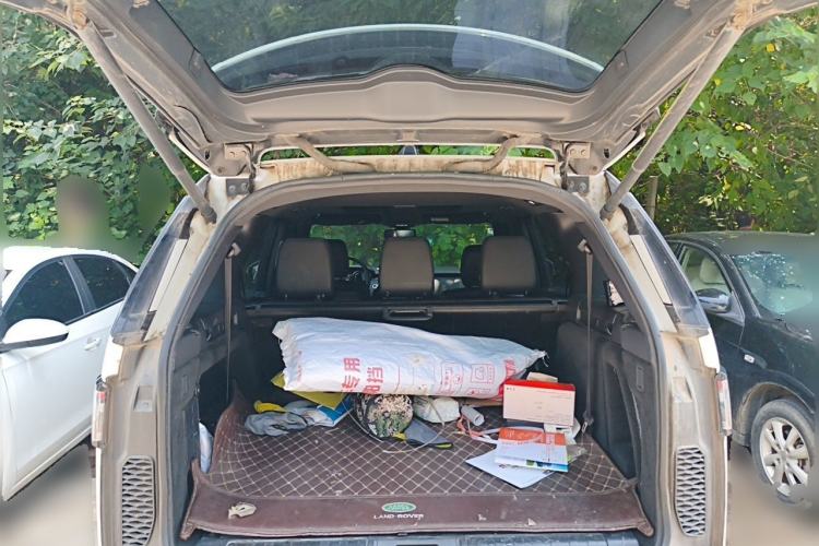 Used Land Rover Discovery 2019 3.0 SC V6 SE Trunk