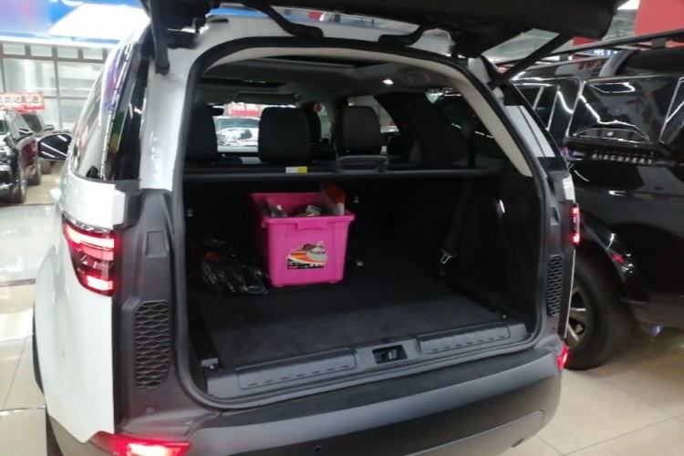Used Land Rover Discovery 2019 3.0 SC V6 SE Trunk