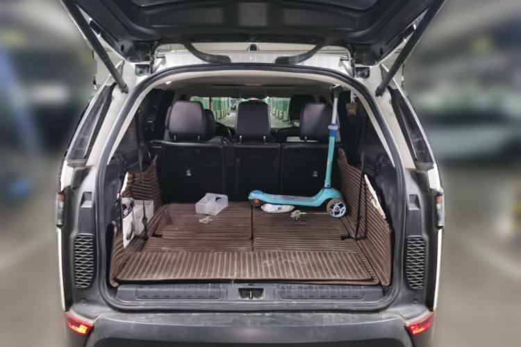 Used Land Rover Discovery 2019 3.0 SC V6 SE Trunk