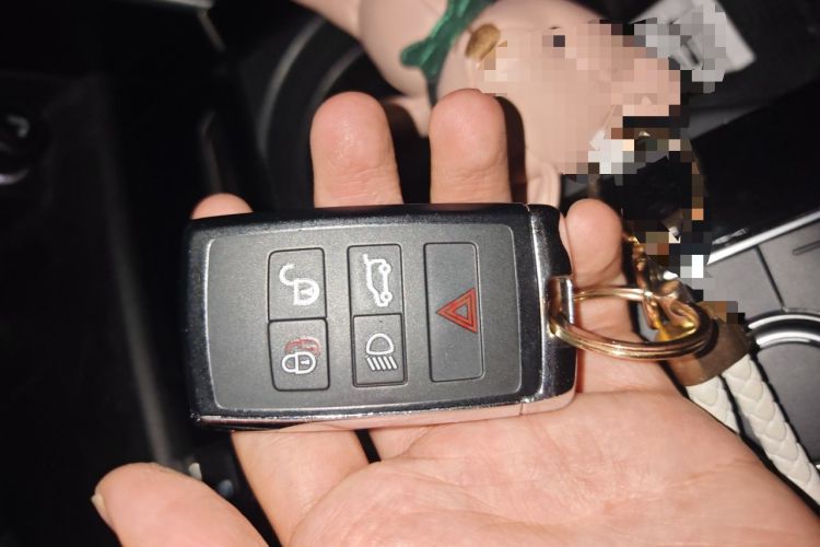 Used Land Rover Discovery 2019 2.0T HSE Vehicle Key