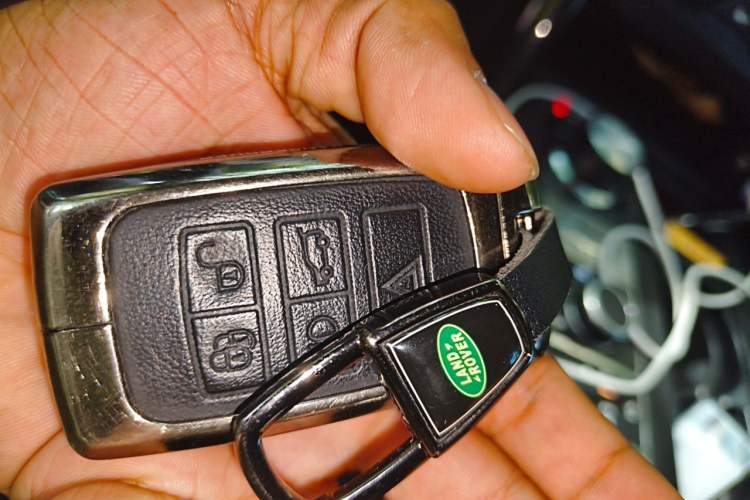 Used Land Rover Discovery 2019 2.0T SE Vehicle Key