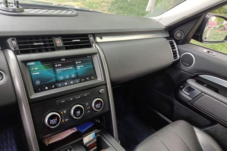 Used Land Rover Discovery 2020 3.0 SC V6 30th Anniversary Special Edition Audio And AC Panel