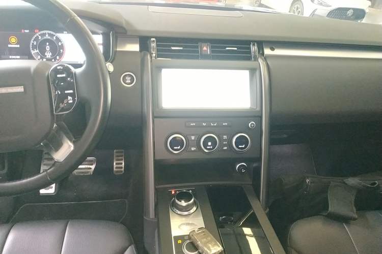 Used Land Rover Discovery 2020 3.0 SC V6 30th Anniversary Special Edition Audio And AC Panel