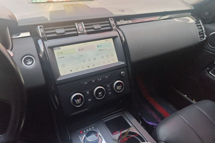 Used Land Rover Discovery 2020 2.0T SE Audio And AC Panel