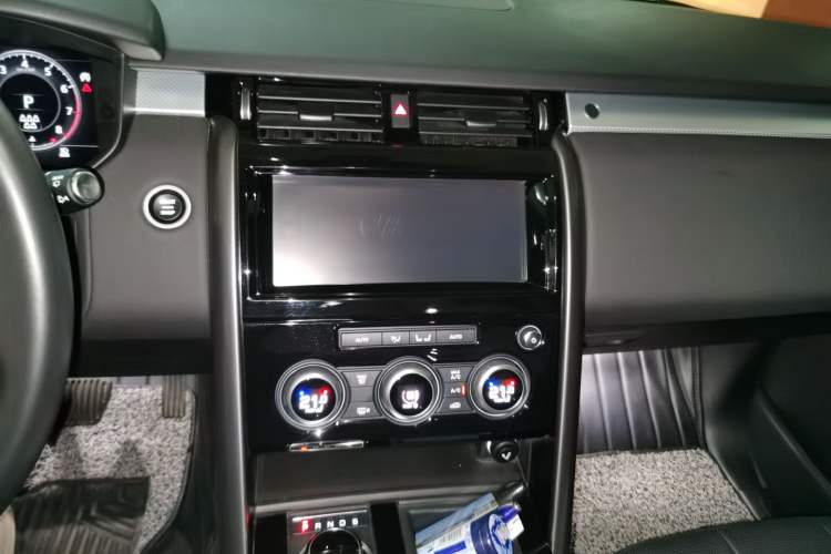 Used Land Rover Discovery 2020 2.0T 30th Anniversary Special Edition Audio And AC Panel