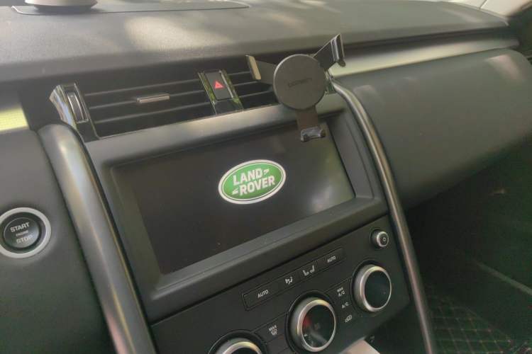 Used Land Rover Discovery 2020 3.0 SC V6 30th Anniversary Special Edition Audio And AC Panel