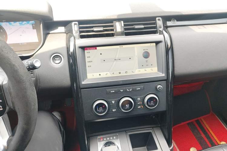 Used Land Rover Discovery 2020 3.0 SC V6 SE Audio And AC Panel