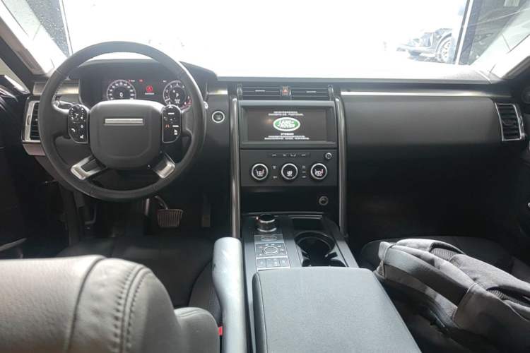 Used Land Rover Discovery 2020 3.0 SC V6 30th Anniversary Special Edition Center Console