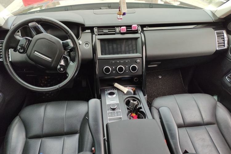 Used Land Rover Discovery 2020 3.0 SC V6 SE Center Console