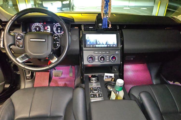Used Land Rover Discovery 2020 3.0 SC V6 SE Center Console