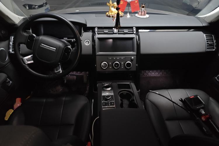 Used Land Rover Discovery 2020 3.0 SC V6 SE Center Console