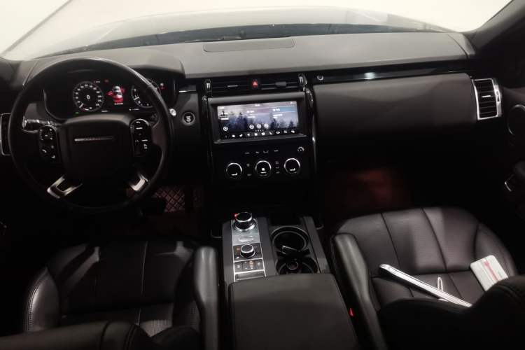 Used Land Rover Discovery 2020 2.0T SE Center Console
