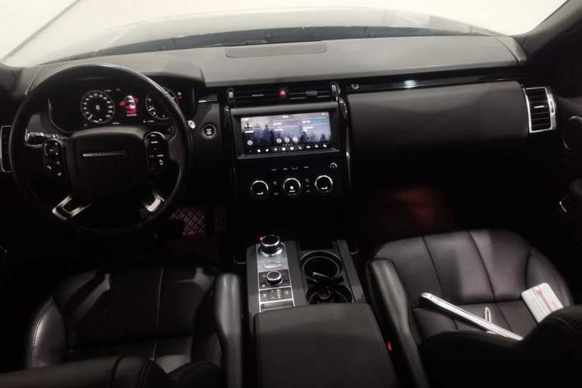 Used Land Rover Discovery 2020 2.0T SE Center Console