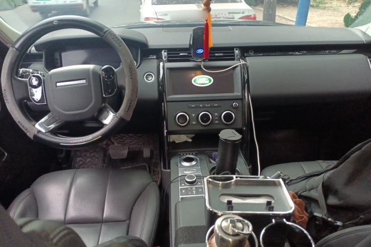 Used Land Rover Discovery 2020 3.0 SC V6 SE Center Console