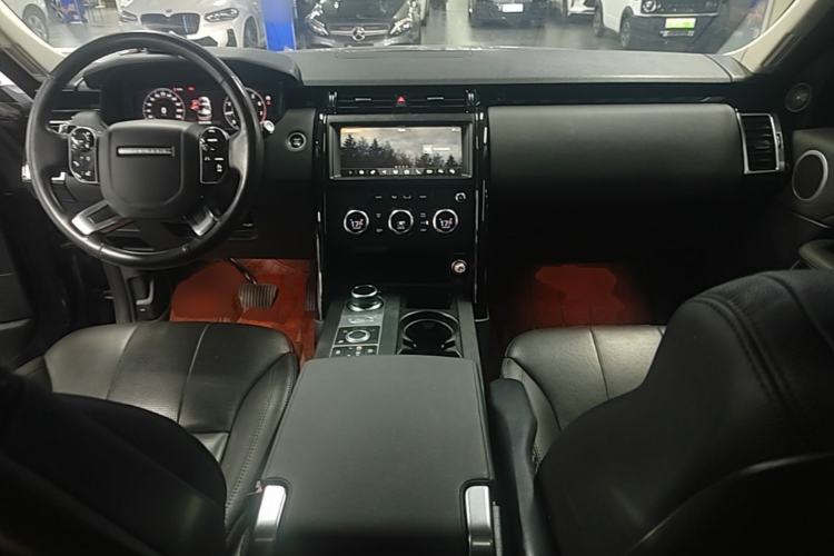 Used Land Rover Discovery 2020 2.0T SE Center Console