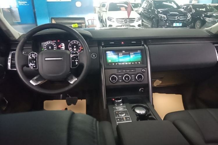 Used Land Rover Discovery 2020 3.0 SC V6 30th Anniversary Special Edition Center Console