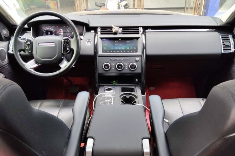 Used Land Rover Discovery 2020 3.0 SC V6 SE Center Console