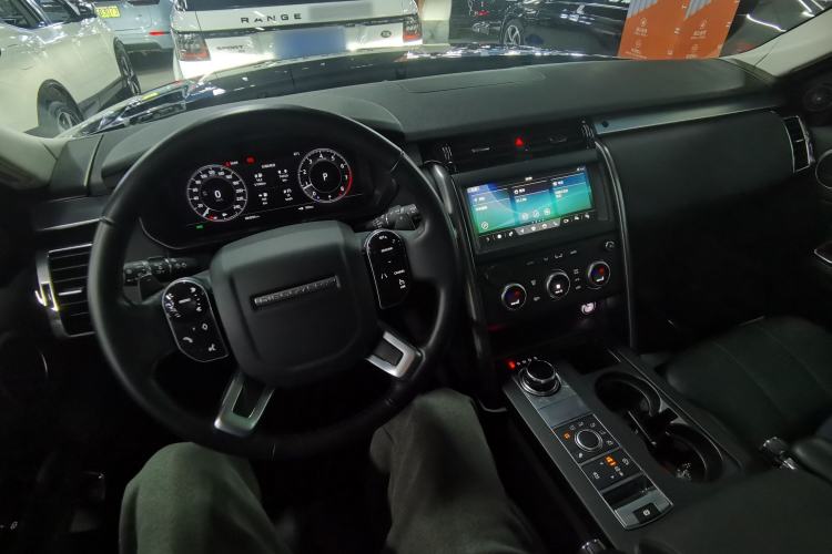 Used Land Rover Discovery 2020 3.0 SC V6 30th Anniversary Special Edition Center Console