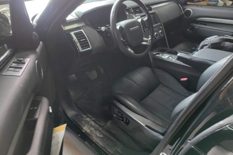 Used Land Rover Discovery 2020 3.0 SC V6 30th Anniversary Special Edition Driver Seat