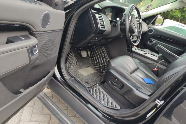 Used Land Rover Discovery 2020 3.0 SC V6 SE Driver Seat