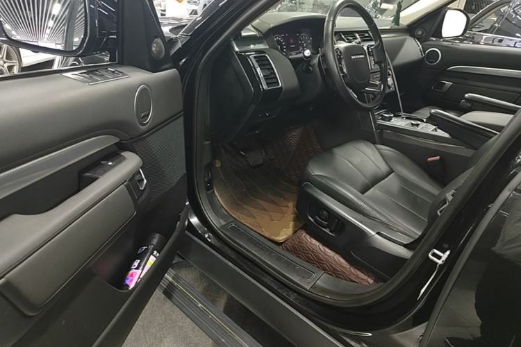 Used Land Rover Discovery 2020 3.0 SC V6 30th Anniversary Special Edition Driver Seat