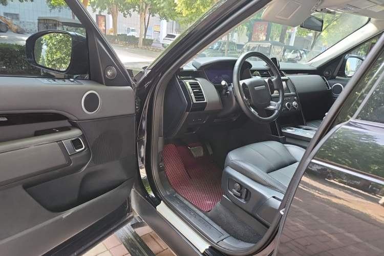 Used Land Rover Discovery 2020 3.0 SC V6 SE Driver Seat