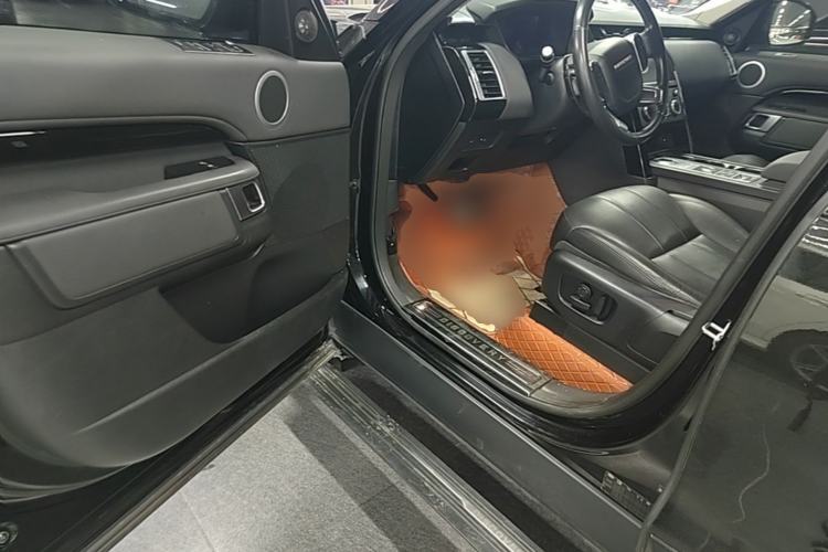 Used Land Rover Discovery 2020 2.0T SE Driver Seat