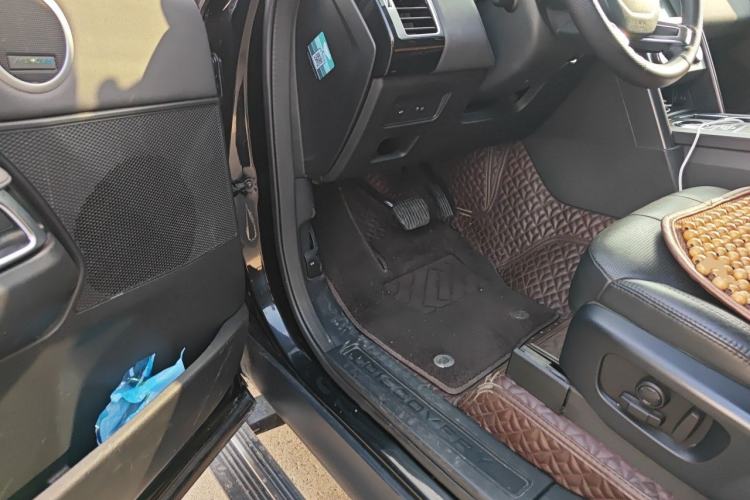 Used Land Rover Discovery 2020 2.0T 30th Anniversary Special Edition Driver Seat