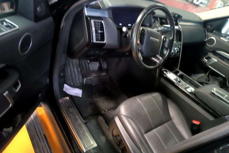 Used Land Rover Discovery 2020 3.0 SC V6 30th Anniversary Special Edition Driver Seat