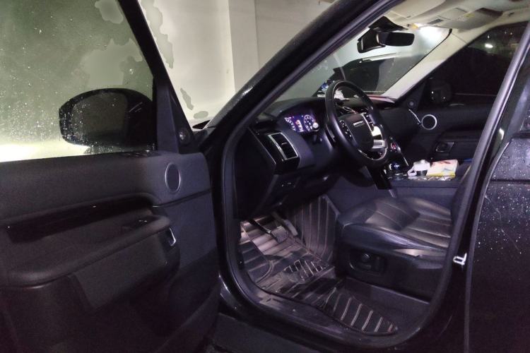 Used Land Rover Discovery 2020 2.0T SE Driver Seat