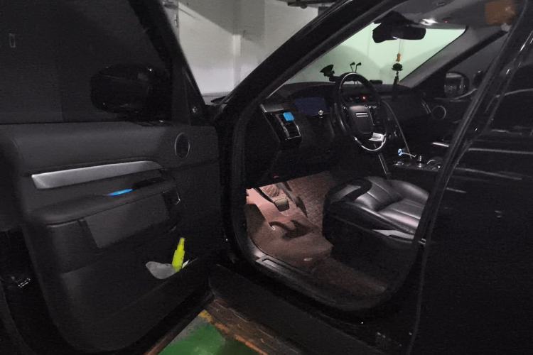 Used Land Rover Discovery 2020 3.0 SC V6 30th Anniversary Special Edition Driver Seat