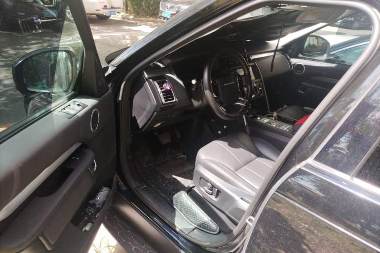 Used Land Rover Discovery 2020 3.0 SC V6 30th Anniversary Special Edition Driver Seat