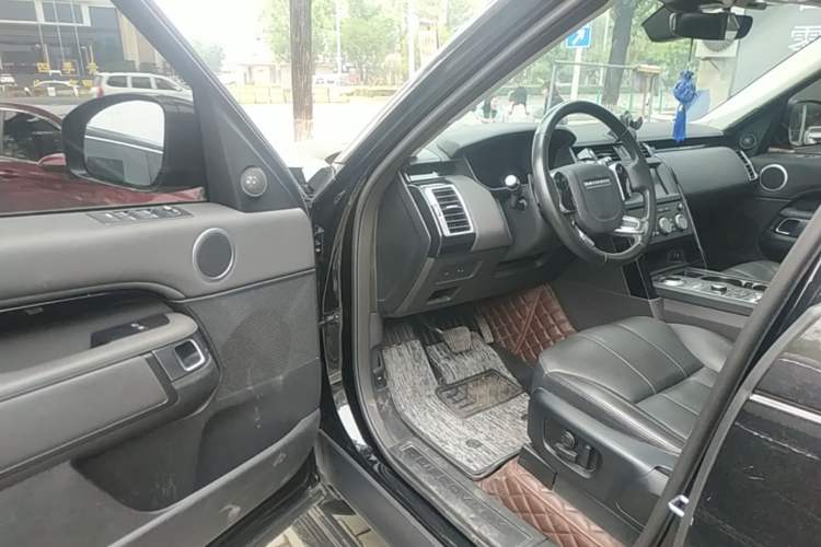Used Land Rover Discovery 2020 3.0 SC V6 SE Driver Seat
