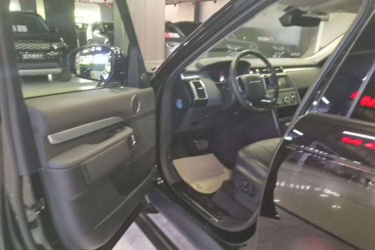 Used Land Rover Discovery 2020 3.0 SC V6 30th Anniversary Special Edition Driver Seat