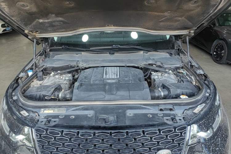 Used Land Rover Discovery 2020 3.0 SC V6 30th Anniversary Special Edition Engine Bay