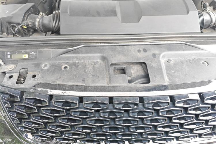 Used Land Rover Discovery 2020 3.0 SC V6 30th Anniversary Special Edition Engine Bay