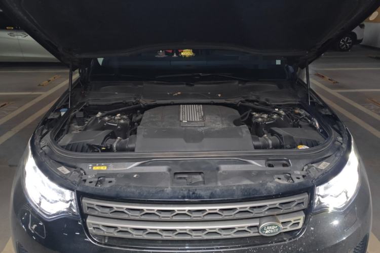 Used Land Rover Discovery 2020 3.0 SC V6 SE Engine Bay