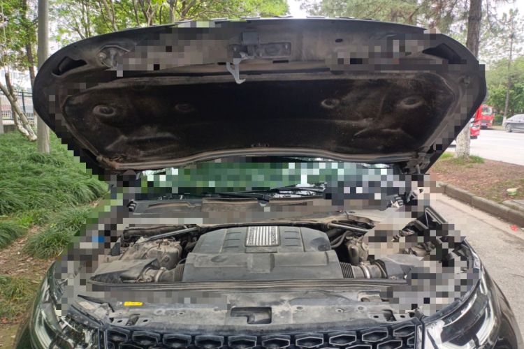 Used Land Rover Discovery 2020 3.0 SC V6 30th Anniversary Special Edition Engine Bay