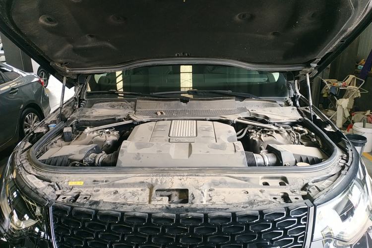 Used Land Rover Discovery 2020 3.0 SC V6 30th Anniversary Special Edition Engine Bay