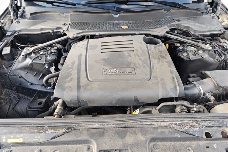 Used Land Rover Discovery 2020 2.0T 30th Anniversary Special Edition Engine Bay