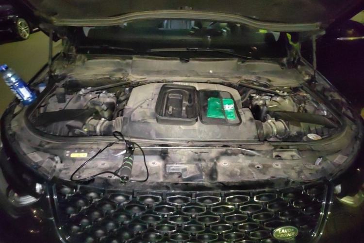 Used Land Rover Discovery 2020 3.0 SC V6 30th Anniversary Special Edition Engine Bay