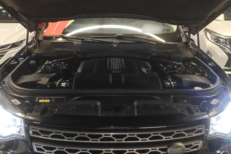 Used Land Rover Discovery 2020 3.0 SC V6 SE Engine Bay