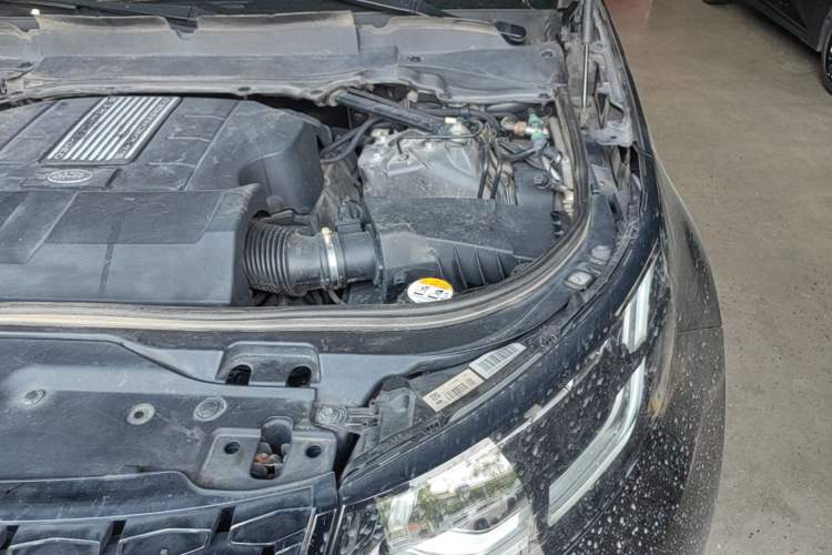 Used Land Rover Discovery 2020 3.0 SC V6 30th Anniversary Special Edition Engine Bay Left