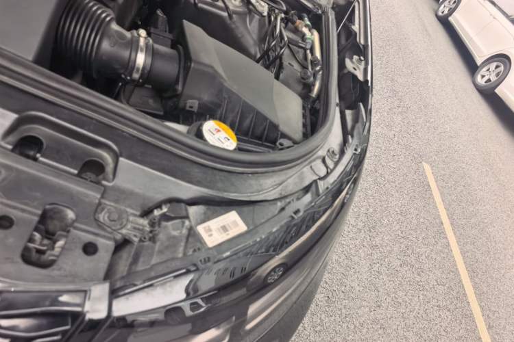 Used Land Rover Discovery 2020 3.0 SC V6 30th Anniversary Special Edition Engine Bay Left