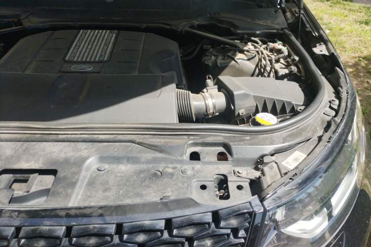 Used Land Rover Discovery 2020 3.0 SC V6 30th Anniversary Special Edition Engine Bay Left