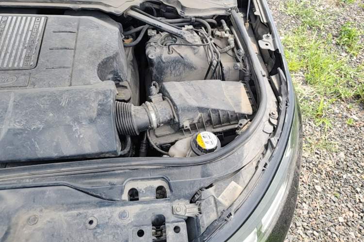 Used Land Rover Discovery 2020 3.0 SC V6 SE Engine Bay Left