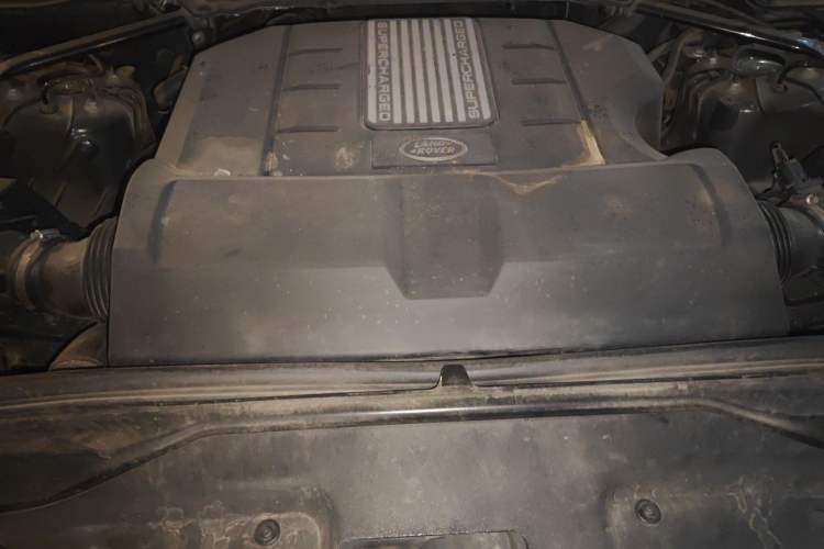 Used Land Rover Discovery 2020 3.0 SC V6 SE Engine Bay