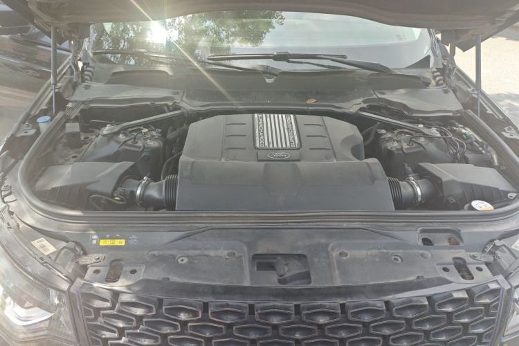 Used Land Rover Discovery 2020 3.0 SC V6 30th Anniversary Special Edition Engine Bay