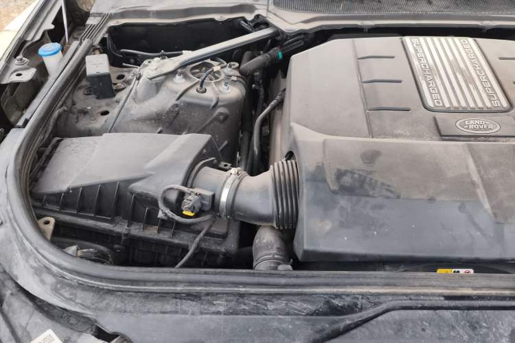 Used Land Rover Discovery 2020 3.0 SC V6 30th Anniversary Special Edition Engine Bay Right